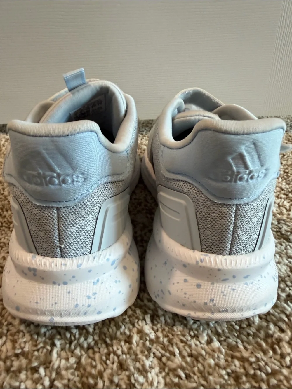 Kids / Girls Lightweight Athletic Sneakers in Light Gray and Blue - Size 3